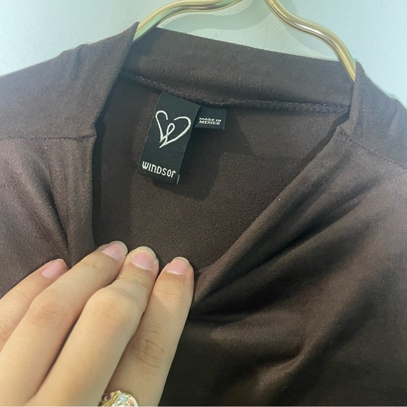 Turtle neck Brown crop top - Picture 2 of 4